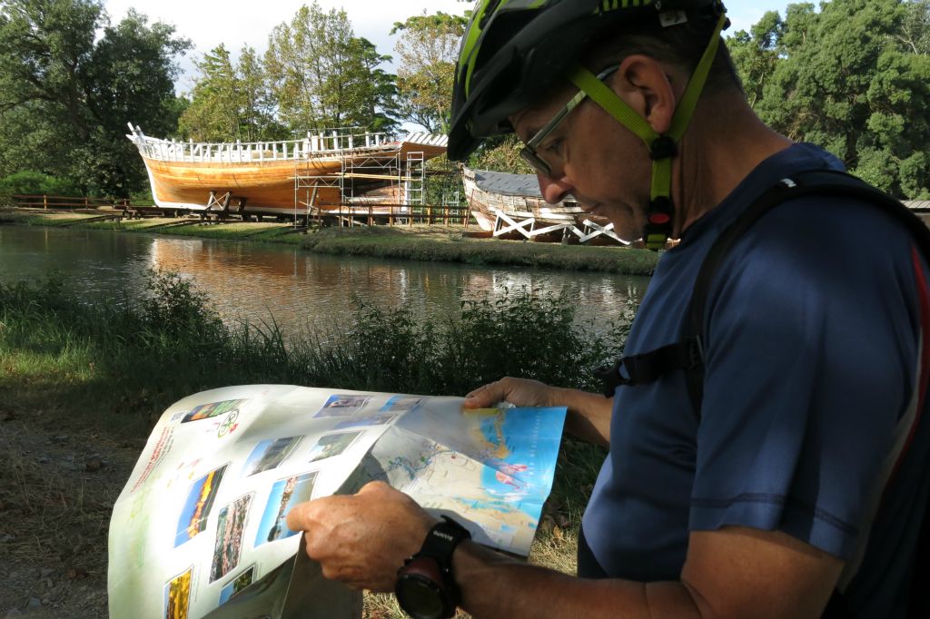 Après quelques km sur une route 2 fois 2 voies, retour au calme , au bord du Canal de la Robine